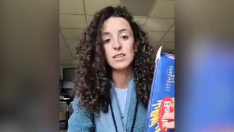 Imagen 1 de Una profesora española en Noruega usa espaguetis para explicarle a los niños qué es una dictadura: "Les ayuda a reflexionar"
