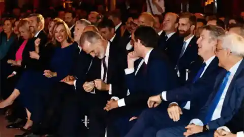 Imagen 1 de La contracrónica de los Premios '20minutos': "Entre dos tierras, un autógrafo y el futuro de la Comunidad Valencia"