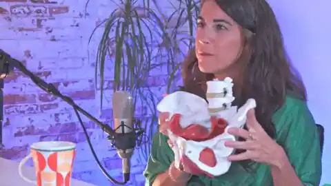 Imagen 1 de Cristina Benjumea, fisioterapeuta: "El hombre debe orinar sentado por higiene y por la próstata"