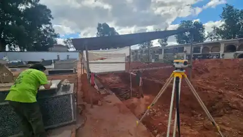 Imagen 1 de Hallados restos de 138 víctimas de la represión franquista en cinco fosas del cementerio de Riotinto