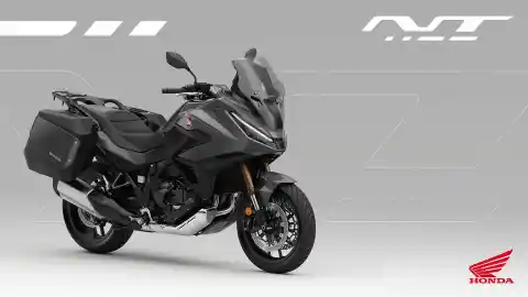 Imagen 1 de La moto tourer más vendida de Europa se actualiza para 2026: así es la Honda NT1100