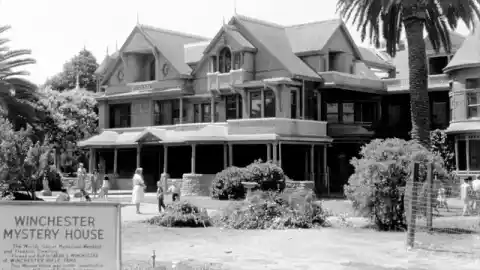 Imagen 1 de La película sobre la extraña casa de la heredera de la empresa Winchester