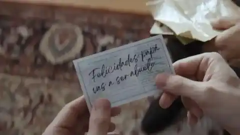 Imagen 1 de ¿Se puede cobrar un décimo si alguien ha escrito en él como ocurre en el anuncio de la Lotería de Navidad?