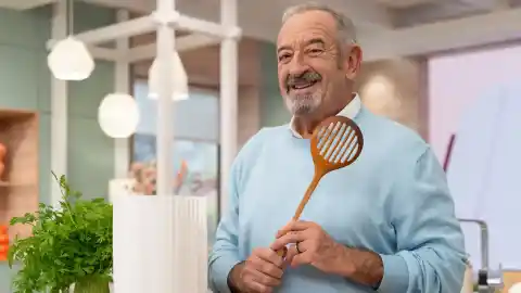 Imagen 1 de Karlos Arguiñano: "Yo al cocinar pienso en las familias que con 1.200 € tienen que dar de comer a cuatro"