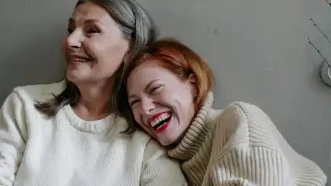 Imagen 1 de Me senté con mi madre a hablar de sexo después de los 60 y aprendí esto