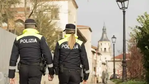 Imagen 1 de Detenido un joven de 20 años por apuñalar en la espalda a un hombre que "había ido a ver una pelea" en Vitoria-Gasteiz