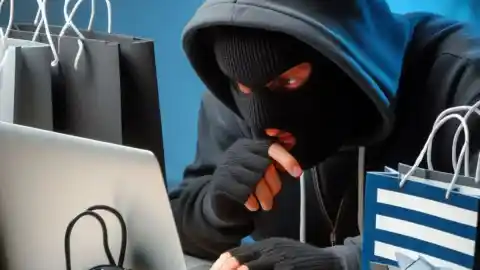 Imagen 1 de Cuidado con las estafas del Black Friday: así intentarán robar tu cuenta de Amazon y comprar con tu dinero