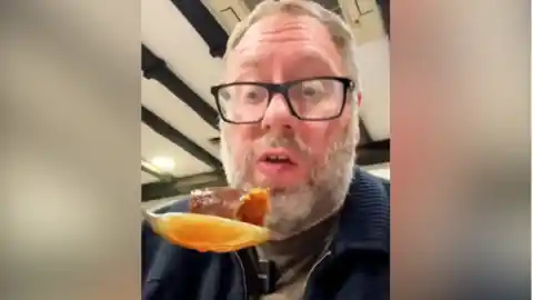 Imagen 1 de La sorpresa de un británico al probar la fabada por primera vez: "Esto está absolutamente increíble"