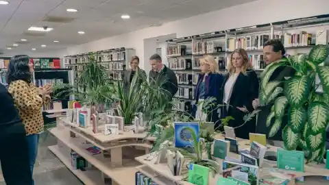 Imagen 1 de Sanz destinará 700.000 euros a las bibliotecas municipales en los dos próximos años para nuevo mobiliario, más libros y actividades