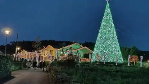 Imagen 1 de El pueblo a solo una hora de Bilbao que se ilumina con más de 500.000 bombillas esta Navidad