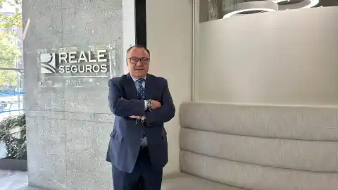 Imagen 1 de Fernando Cosín (Reale Seguros): "Es más fácil vender una póliza para mascotas que una para bebés o niños"