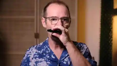 Imagen 1 de Un hombre consigue el acorde más largo del mundo con una armónica: "Estaba en un estado de meditación"