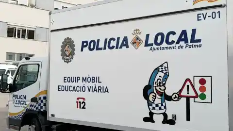 Imagen 1 de Devuelven a un niño de ocho años a su madre tras ir al colegio en día no lectivo en Palma
