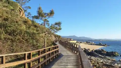 Imagen 1 de Una de las rutas costeras más bonitas de España está en A Coruña: un increíble recorrido por la ría de Arousa