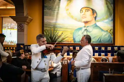 Imagen 1 de Los 100 años del Tenampa, el emblema del mariachi en Ciudad de México