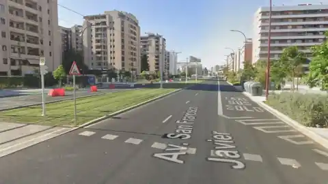 Imagen 1 de Tragedia en Sevilla: una mujer atropella mortalmente a un hombre y le arrastra en los bajos del coche varios kilómetros