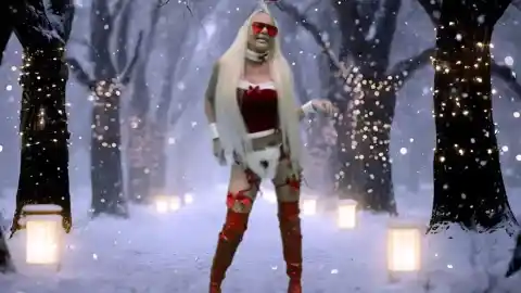 Imagen 1 de Leticia Sabater publica su tradicional villancico navideño con dobles sentidos sexuales y rimas y vestuario escuetos