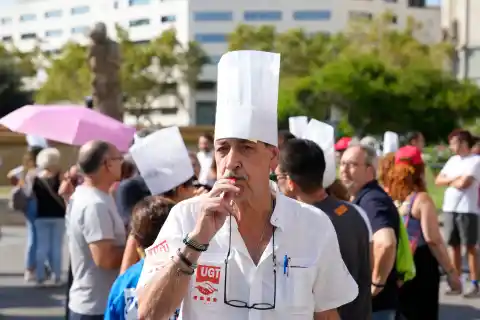 Imagen 1 de Cataluña desbloquea el convenio de hostelería con una subida salarial del 15% hasta 2028