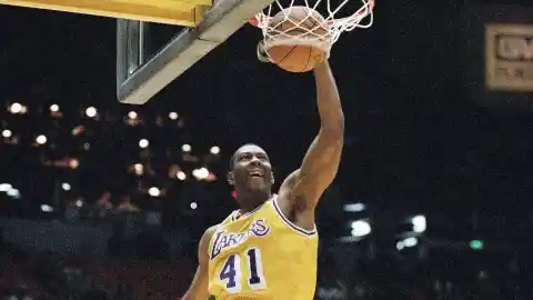 Imagen 1 de Muere Elden Campbell, campeón de la NBA y compañero de Shaquille O'Neal y Kobe Bryant