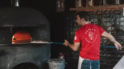 Imagen 1 de Fabrizio, el italiano que llegó a España por amor y se ha convertido en el pizzaiolo del año: "Me gustaría crear una pizza con Dabiz Muñoz"