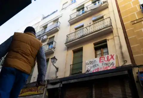 Imagen 1 de El acoso de un fondo buitre a los vecinos de Lavapiés termina en el juzgado