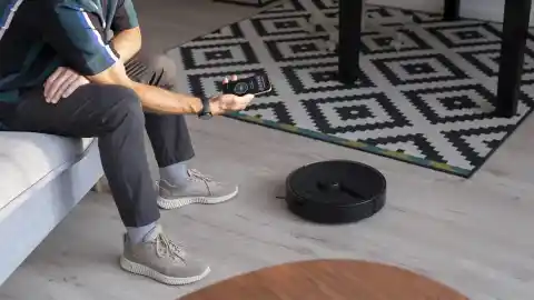 Imagen 1 de Tiene base de autovaciado y limpia por ti: este robot aspirador de Xiaomi se queda en 160€