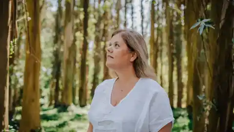 Imagen 1 de Noelia Pace, la médium argentina que llena teatros: "Los espíritus hablan según eran en vida, hay amables y hay agresivos"