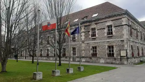 Imagen 1 de Piden tres años de cárcel para un hombre por estafar 25.000 euros a un "amigo" tras la muerte de su padre