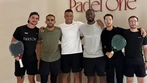 Imagen 1 de Lluvia de críticas a Mbappé por irse a Dubái a un club de pádel tras ser desconvocado por lesión: "¿Este es el capitán de la selección?"