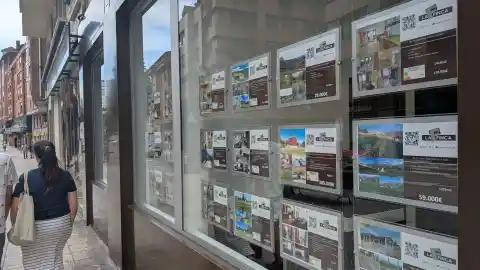 Imagen 1 de El precio de la vivienda supera el máximo histórico de 2008 tras acelerar su subida a un 12% en el tercer trimestre