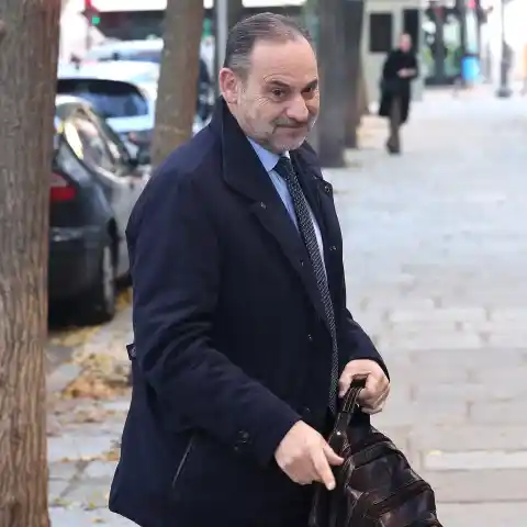 Imagen 1 de Ábalos y el padre Paulino