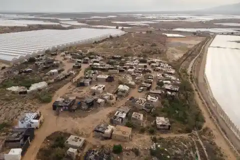 Imagen 1 de La vida de 3.500 personas en los asentamientos irregulares de Níjar, el kilómetro cero de la miseria invisible