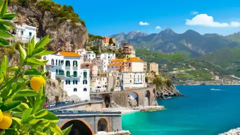 Imagen 1 de Sorrento, entre limones y limoncello frente al Tirreno