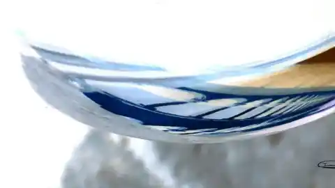 Imagen 1 de Una fotografía de la monja Isaura Marcos ilustra el punto de libro de Càritas para estas Navidades