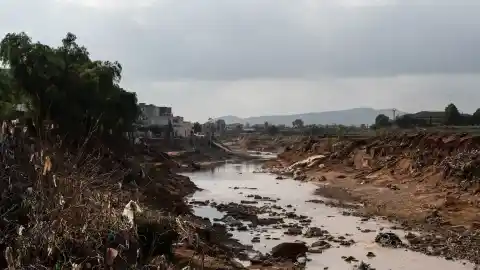 Imagen 1 de El Barranco del Poyo alcanzó un caudal equivalente a dos piscinas olímpicas por segundo durante la DANA