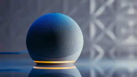 Imagen 1 de De la altura de Messi al patrimonio de Elon Musk: esto es lo que hemos preguntado a Alexa en 2025