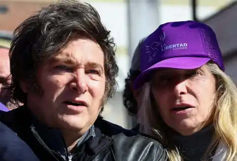 Imagen 1 de La justicia de Argentina investiga a empresarios y exfuncionarios del Gobierno de Milei por una red de sobornos y sobreprecios