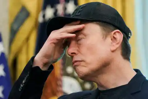 Imagen 1 de Musk sube su apuesta por el espectro y SpaceX pagará otros 2.250 millones a Echostar por nuevas licencias