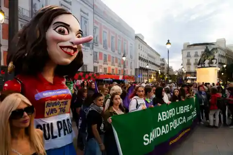 Imagen 1 de Concentración en Madrid a favor del aborto: “Ayuso, nosotras nos quedamos, márchate tú”