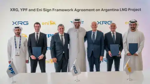 Imagen 1 de YPF suma al gigante emiratí Adnoc al proyecto de exportación de gas desde Argentina