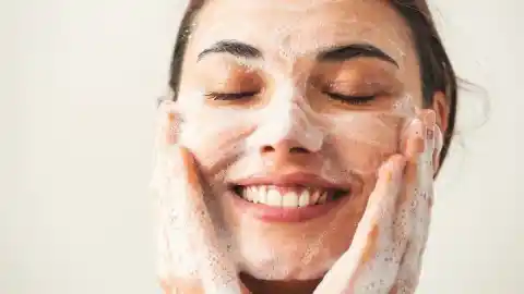 Imagen 1 de Así es el jabón negro africano que está arrasando: combate acné, eccemas y calma la piel con ingredientes naturales