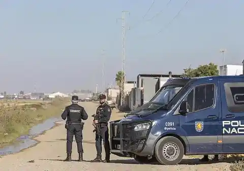 Imagen 1 de Los chalecos de la Policía no paran las armas de guerra de los narcos