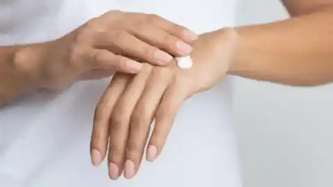 Imagen 1 de “Las manos son el gran olvidado”: así pueden recuperarse con medicina estética