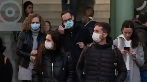 Imagen 1 de Cataluña recomienda el uso de mascarillas en hospitales tras el aumento de contagios por gripe