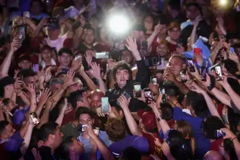 Imagen 1 de Milei llega a las elecciones legislativas con la economía atada a Trump