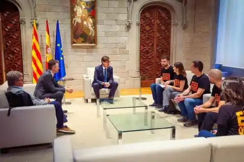 Imagen 1 de Illa se compromete ante el Sindicato de Inquilinas a “estudiar todas las medidas” para abordar la crisis de vivienda