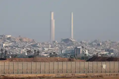 Imagen 1 de Hamás rechaza desarmarse sin un Estado palestino y deja en el aire la resolución de la ONU que legitima el plan de Trump para Gaza