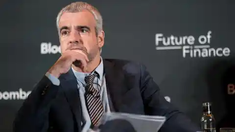 Imagen 1 de Aena cae un 5% en bolsa tras la enmienda en el Senado que congela las tasas aeroportuarias