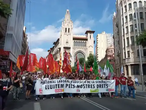 Imagen 1 de Los sindicatos educativos lamentan el bloqueo de las mejoras del personal laboral por el relevo constante de cargos en el Departamento