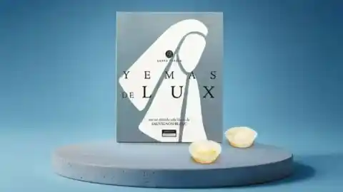 Imagen 1 de La colaboración más inesperada: las clásicas yemas de Santa Teresa se vuelven de 'LUX' por culpa de Rosalía